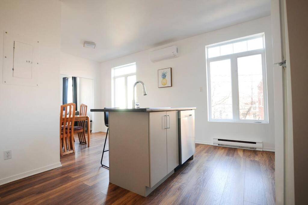 The 1810 - Spacious With Balcony - North Of Quebec Exterior photo